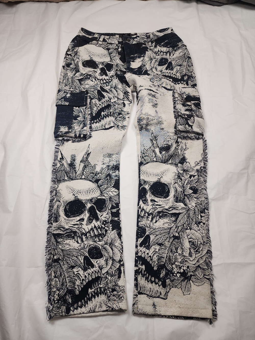 REBEL VENGEANCE Men's Skull Tapestry Floral Cargo Pants Black/Cream Size 34w/32i
